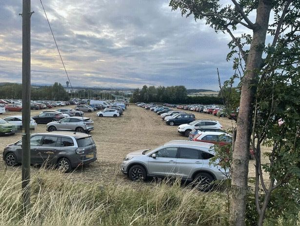 1000 bilister ødelagde min gård – ”Jeg er rasende”