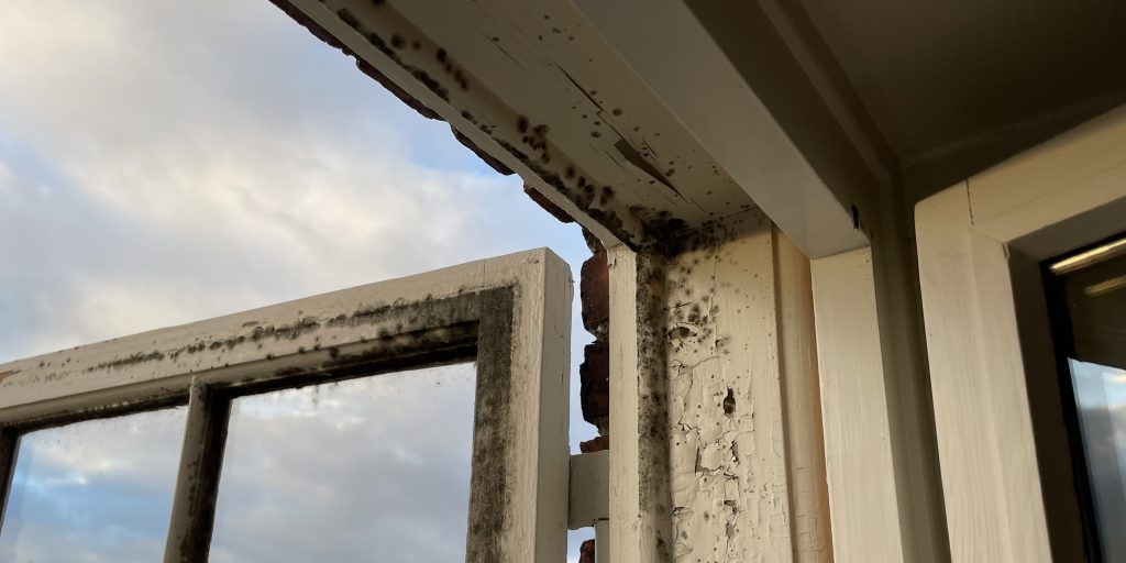 Sådan undgår du fugtskader, når du begynder at varme hjemmet op