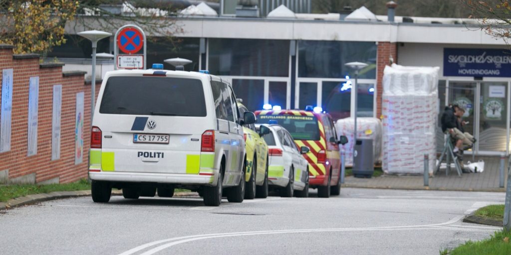 Skole evakueret i Aarhus – 430 mennesker ude i kulden