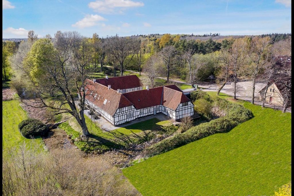 Landets billigste herregård til salg: Her er prisen
