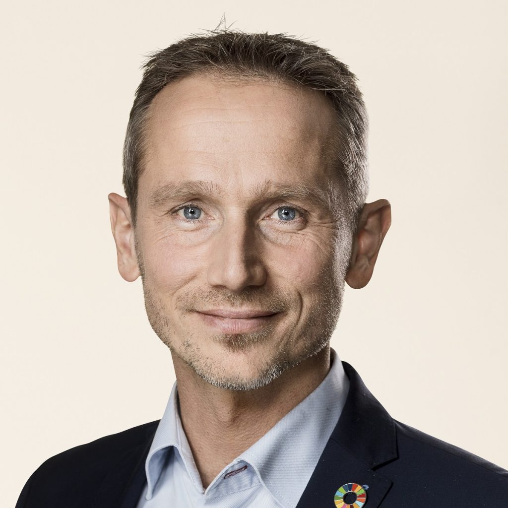 Kristian Jensen fyrede den af på din regning: Vild luksus på verdensberømte strande