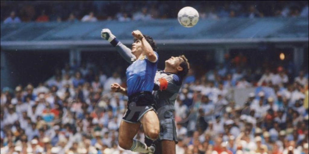 Husker du Maradonas “Guds hånd”? Nu kan bolden blive din