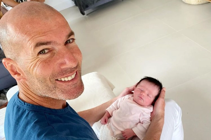 Verdens største fodboldspiller: Her er Zidane i dag