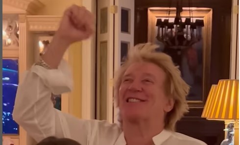 Rod Stewart venter i en alder af 78 to børnebørn samtidig: Nu deler han en rørende video