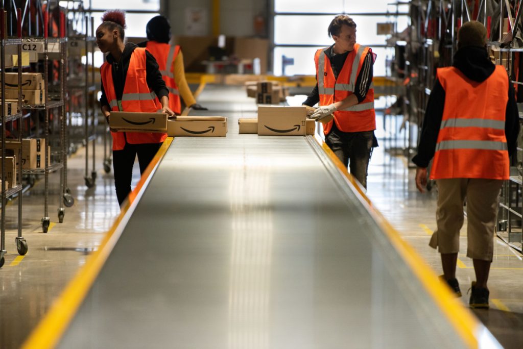 Amazon i retten: Er deres konstante overvågning af ansatte lovlig?