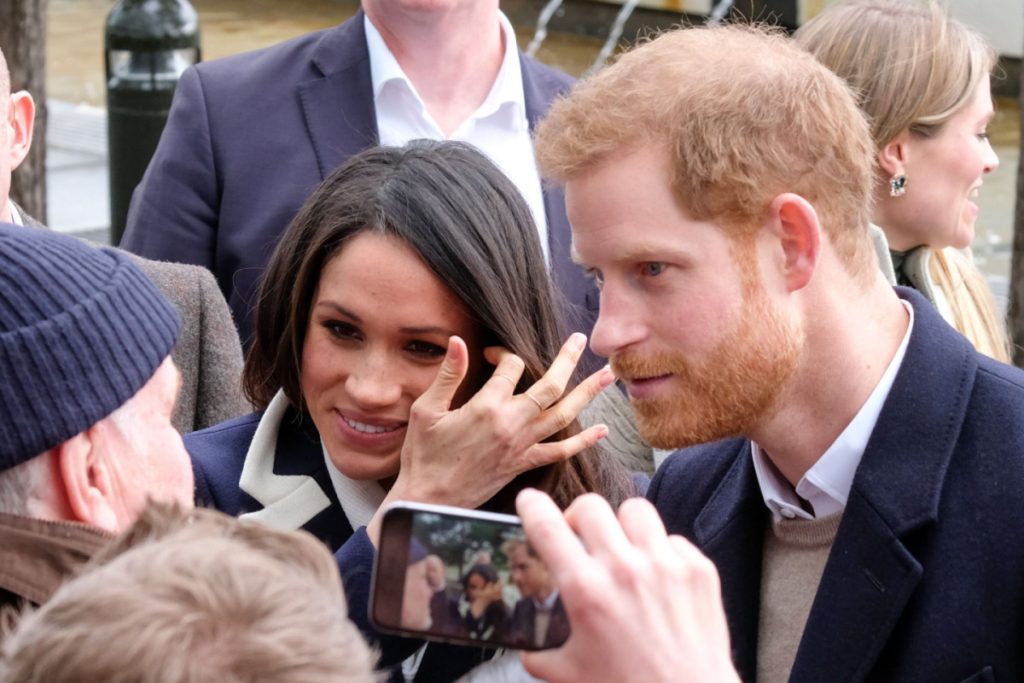 Dronning forsøgte at hjælpe Meghan med at slutte fred med sin far