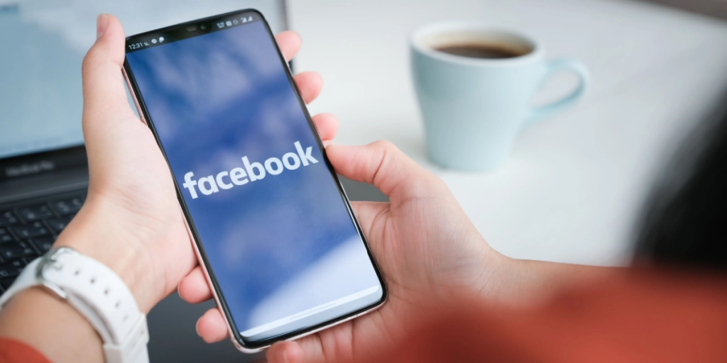 Udbetaler 4,9 milliarder kroner til facebookbrugere: Skal opfylde 1 af 2 krav