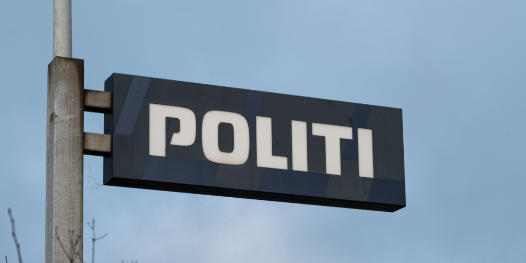 Efterlyser flugtfange: Slap væk under transport