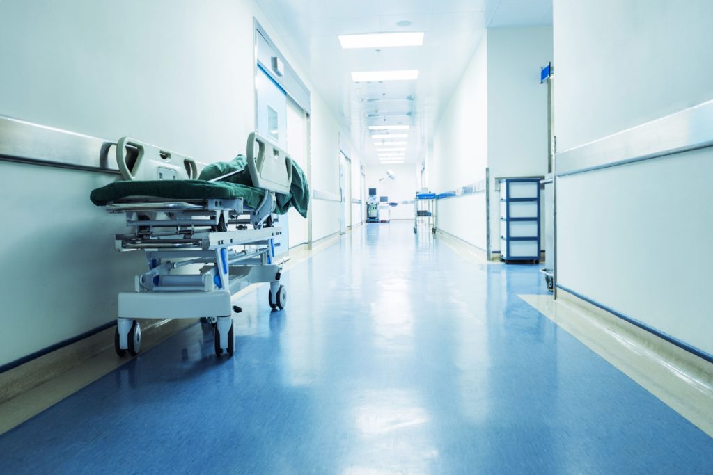 Familiefar fik fejldiagnosen infektion i øret: Den rigtige diagnose giver ham få måneder at leve i
