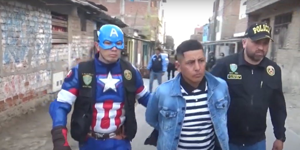 Captain America, Spiderman, Thor og Black Widow laver narkorazzia – og nej, det er ikke en joke