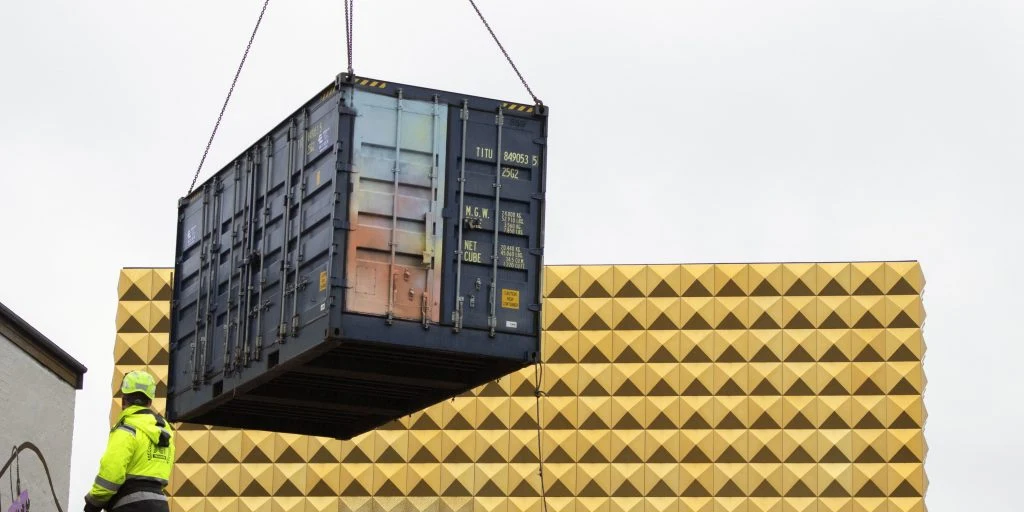 En almindelig container? Tag et kig ind i den og tro om igen