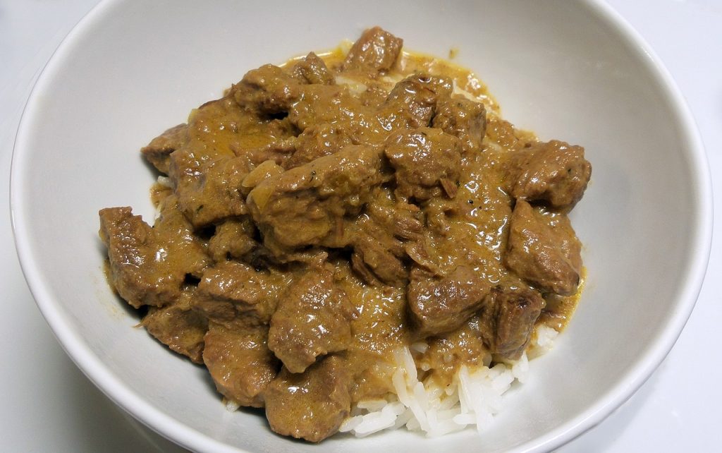 Stjernekok afslører yndlingsret: Bøf Stroganoff på 15 minutter
