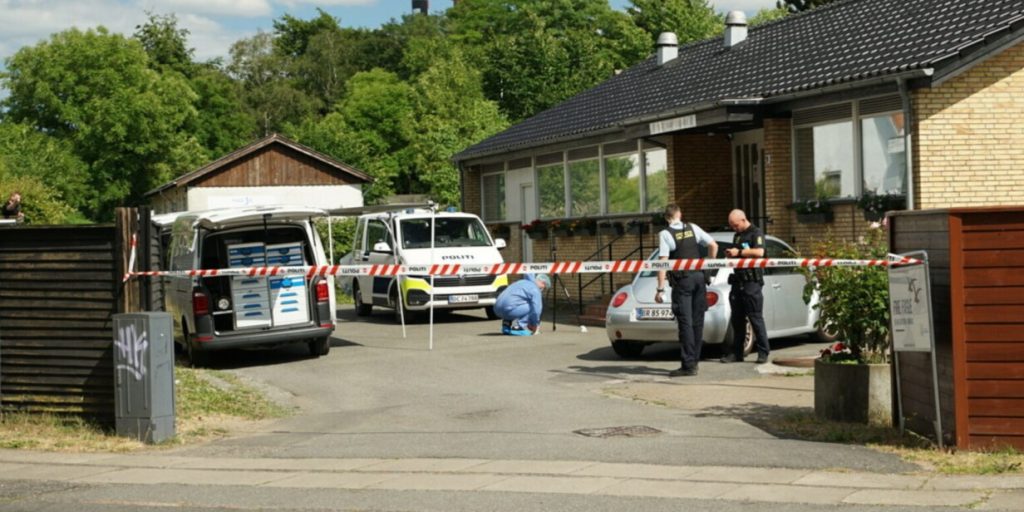 Stukket med skruetrækker i Odense – nu er 75-årig mand død