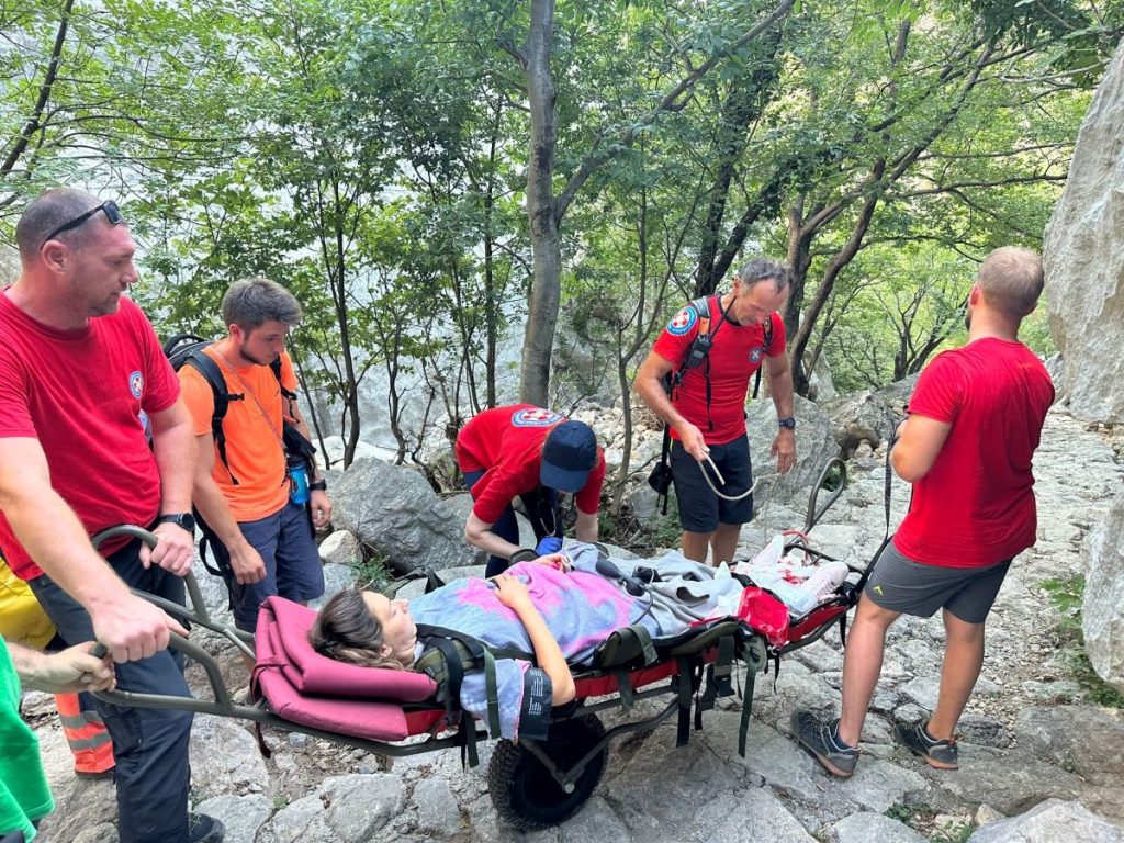 22-årig kvinde fødte barn under vandretur i kendt nationalpark