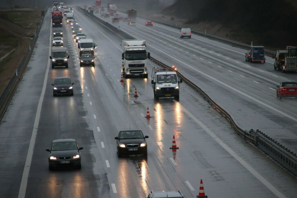 Advarer danske bilister: Vand på motorvejen