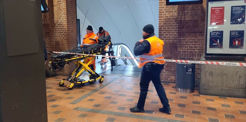 Personpåkørsel på Hovedbanegården: Fastklemt under tog