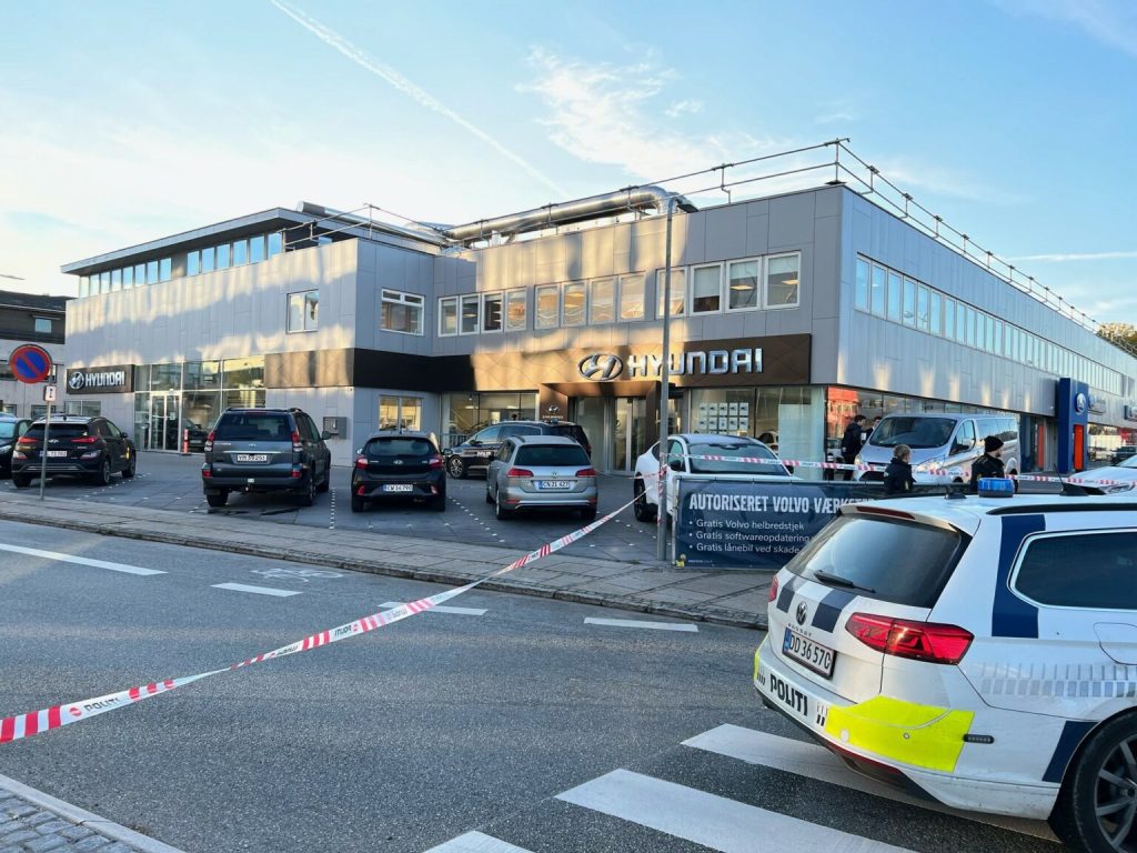 Mulig eksplosion: Politi og forsvar rykker talstærkt ud til adresse