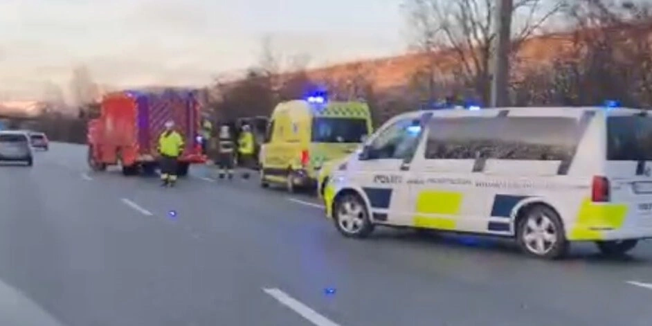 30 minutters forlænget rejsetid på flere motorveje efter uheld