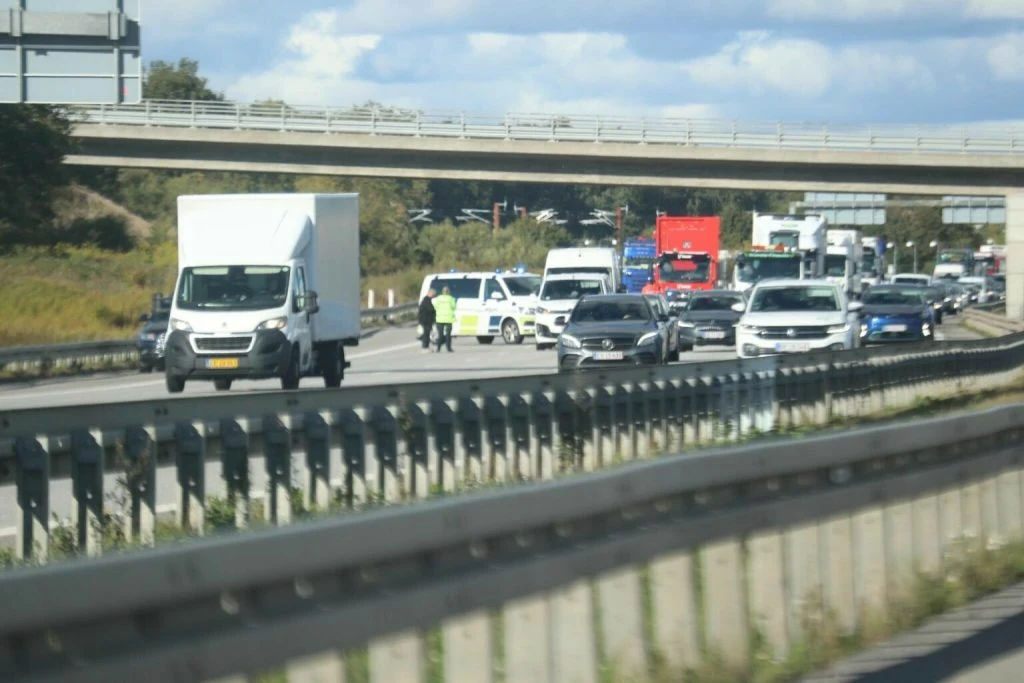 Tabte gods på motorvej: Nu er der gigantisk kø