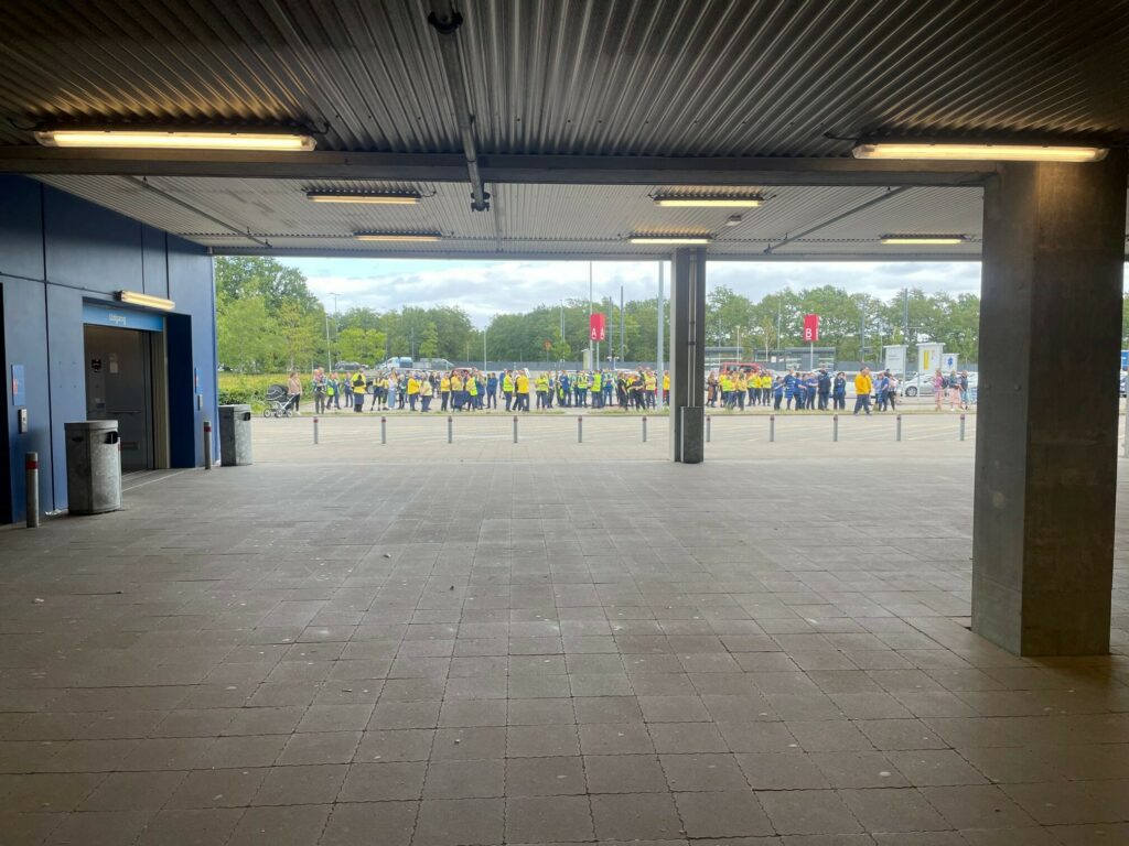 Brandvæsnet måtte rykke ud: IKEA kunder og personale evakueres