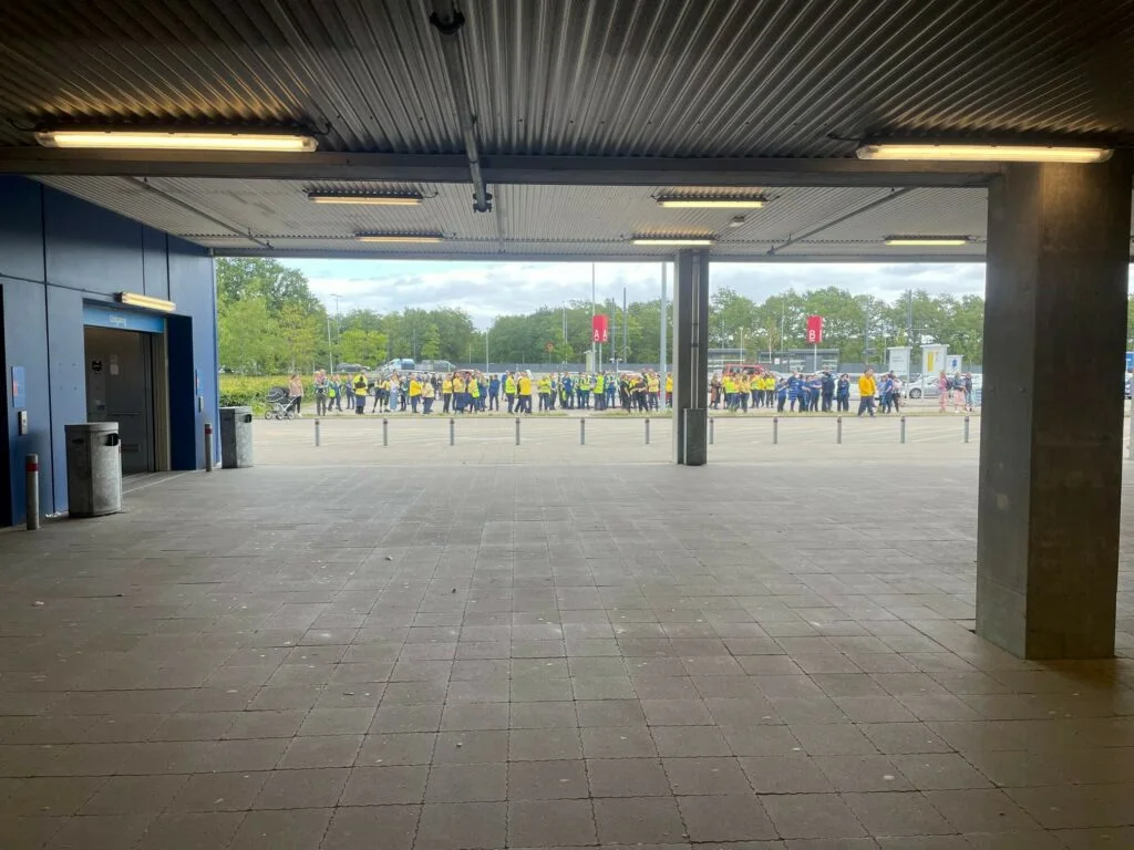 Brandvæsnet måtte rykke ud: IKEA kunder og personale evakueres