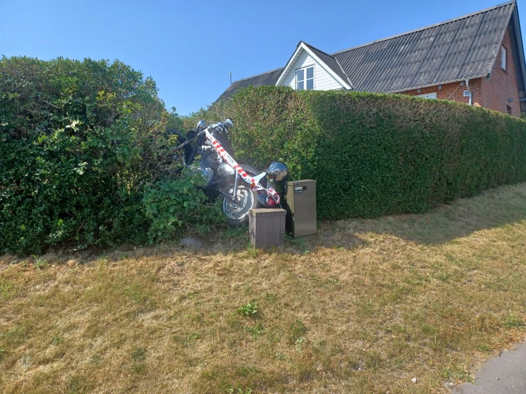 43-årig motorcyklist død: Blev ramt af veterantog