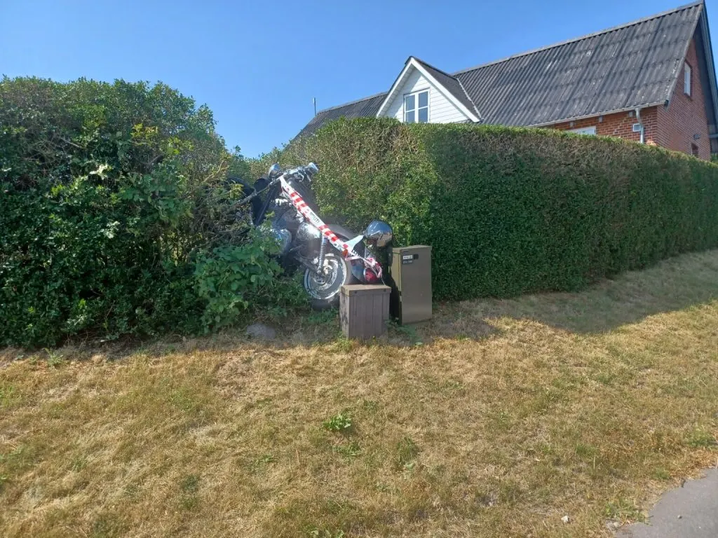 43-årig motorcyklist død: Blev ramt af veterantog