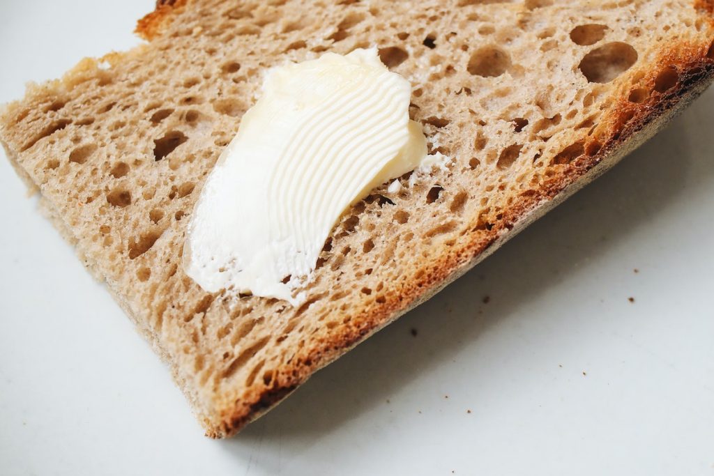 Derfor skal du vælge smør i stedet for margarine ifølge ekspert