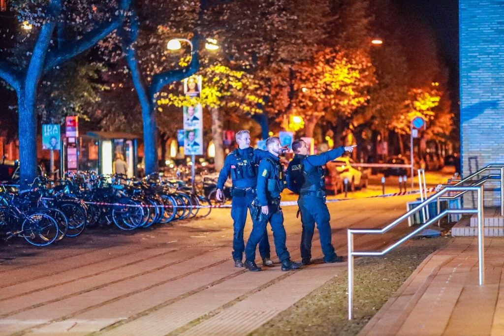 Person blødte kraftigt efter knivstikkeri på station