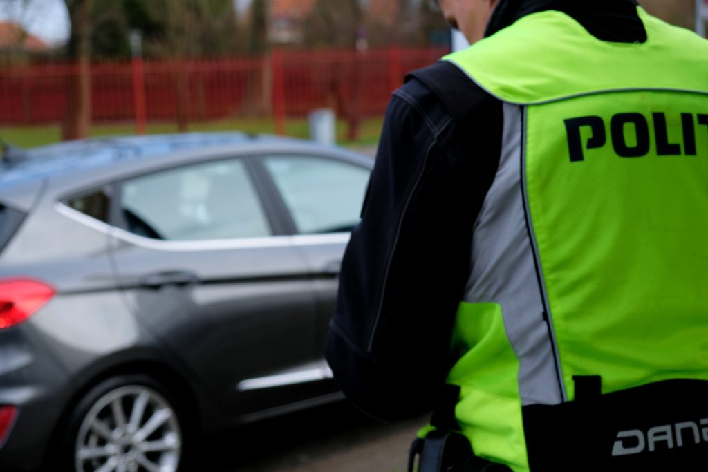 Arrangerede gaderæs midt på motorvej