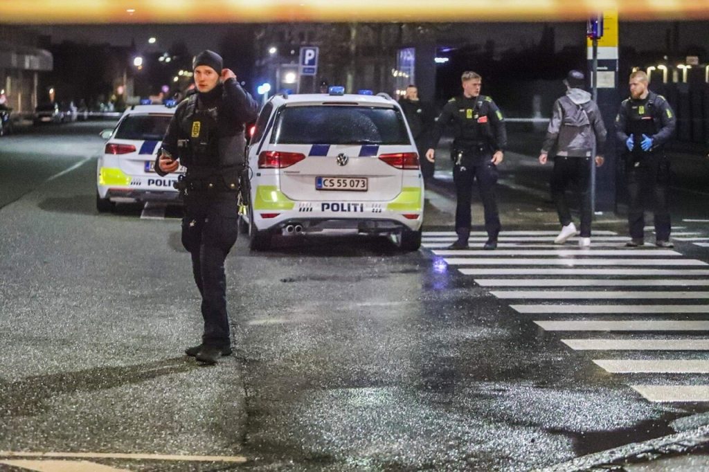 Privat fest i Valby gik helt galt: Fire personer under 18 år stukket ned