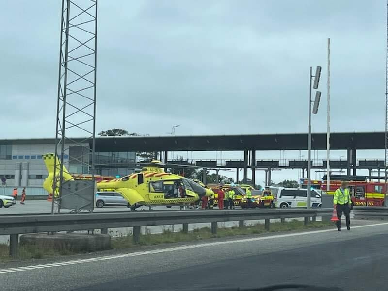 Voldsomt uheld på Storebæltsbroen: Betalingsanlæg ødelagt