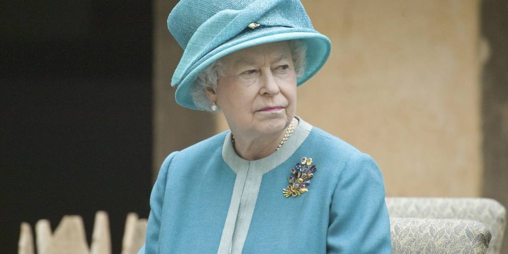 I påsken sker det: Prins Charles tager over for Queen Elizabeth for første gang
