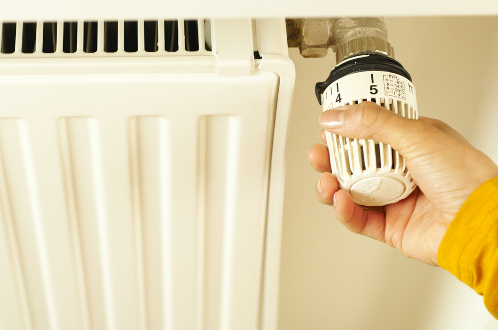 Spar penge på opvarmningen: 5 nemme trin til at rengøre din radiator