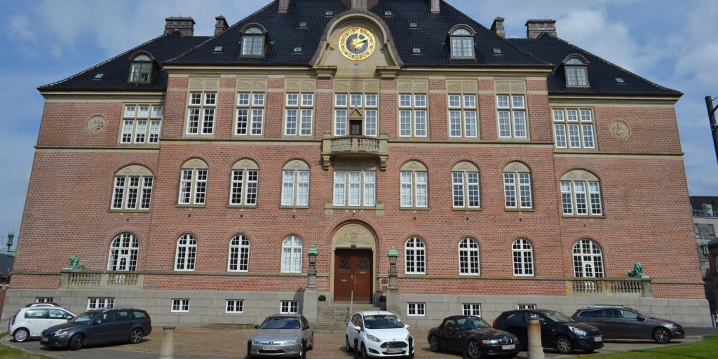 65-årig dræbt af sin 45-årige søn  – nu er der afsagt dom