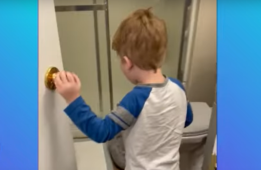 Dagens sødeste video: Se det bedårende møde mellem dreng og hans nye hvalp