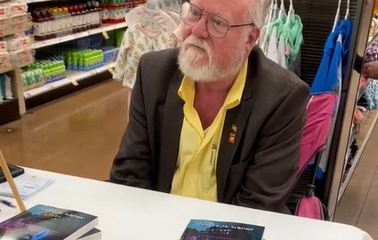 Trist forfatter fik uventet besøg: Pludselig endte hans bog på toppen af bestseller-listerne
