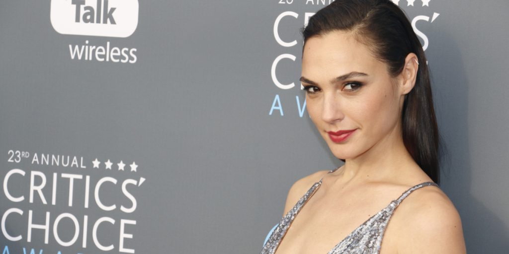 Gal Gadot er uden tvivl en Wonder Woman: Viser hele kroppen frem