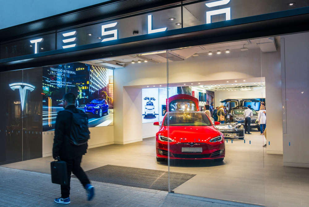 Tesla tilbagekalder 363.000 biler: Risiko for ulykker