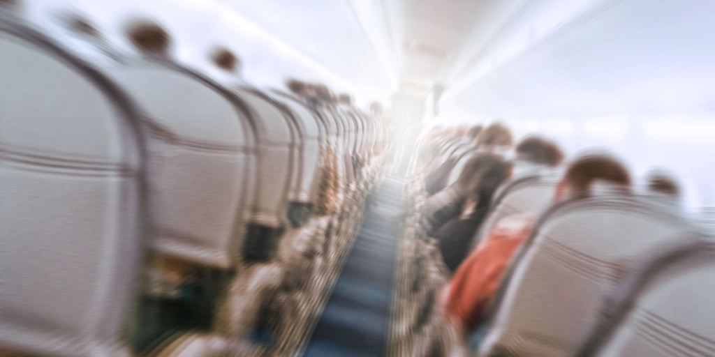 Mindst 1 død og over 30 såret: Alvorlig turbulens rammer rutefly