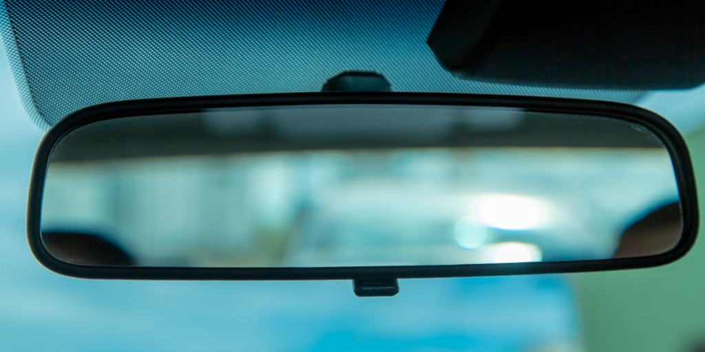 Kan redde liv i trafikken: Husk denne knap i bilen, når dagene bliver kortere