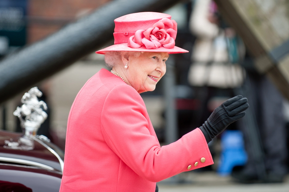 Dronning Elizabeth II er færdig på Buckingham Palace