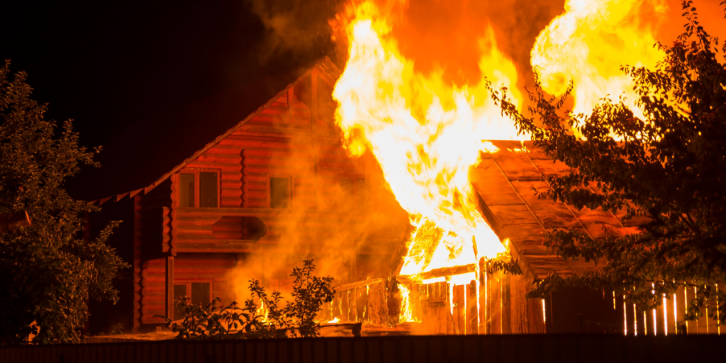 Midt om natten stod huset i flammer: Populært sommerhit kostede familie alle deres egendele