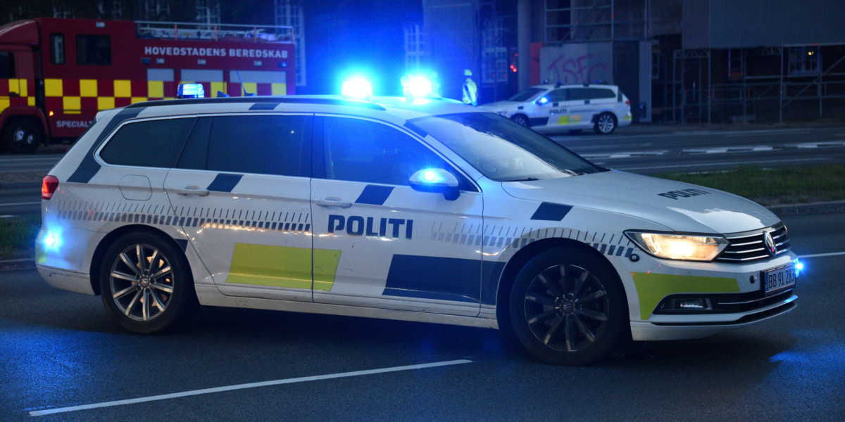 Politiet efterlyser mand med billede og navn: Mistænkt for grov vold