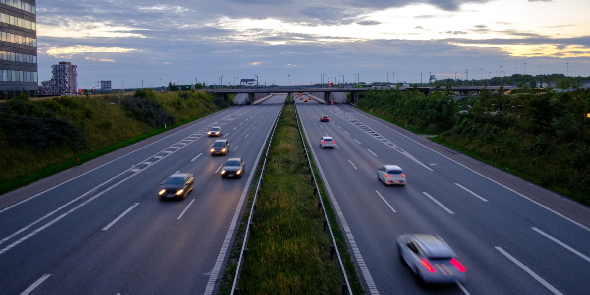 Der er også en minimumsgrænse: Så langsomt må du køre på motorvejen
