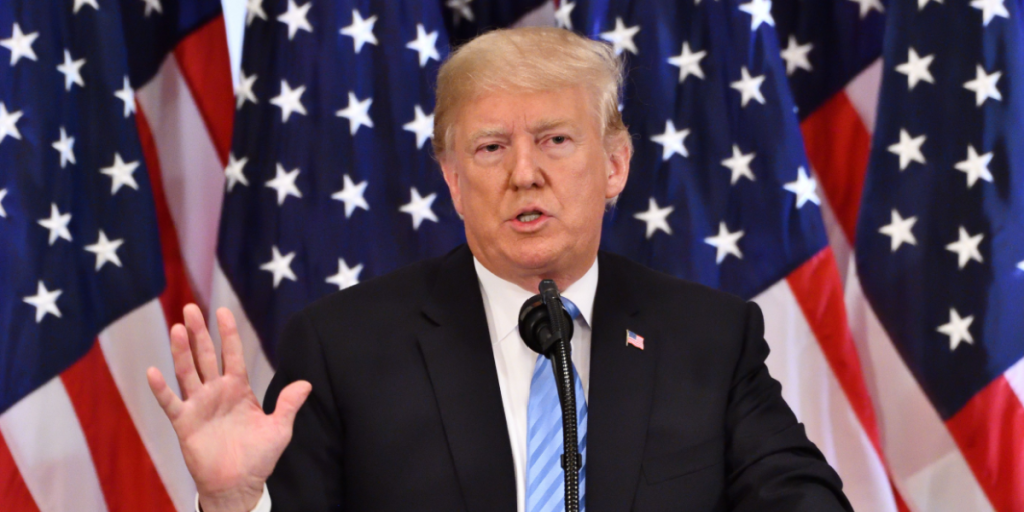Løsladt mod kaution: Her er Donald Trumps “forbryderfoto”