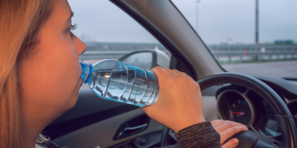 Derfor må du aldrig efterlade din plastikflaske i en solvarm bil