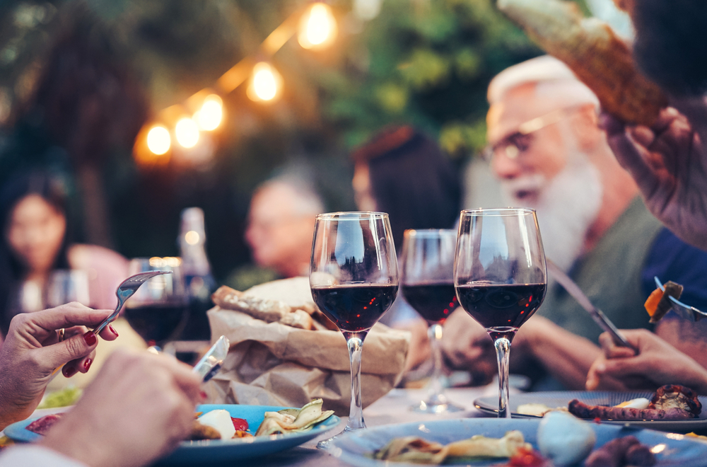 Derfor skal du skippe den dyre vin og vælge en billigere