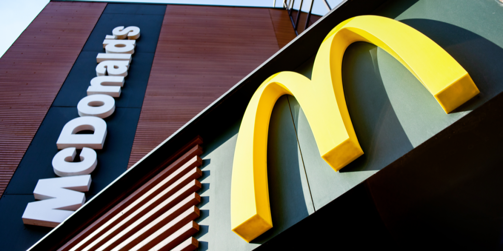 Mand smidt ud af McDonalds: ‘Du må max. være her i 30 minutter’
