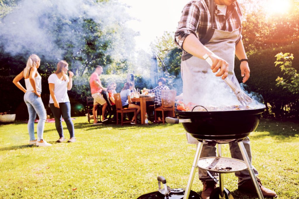 Ekspert i madsikkerhed: Dette må du ALDRIG gøre, når du griller